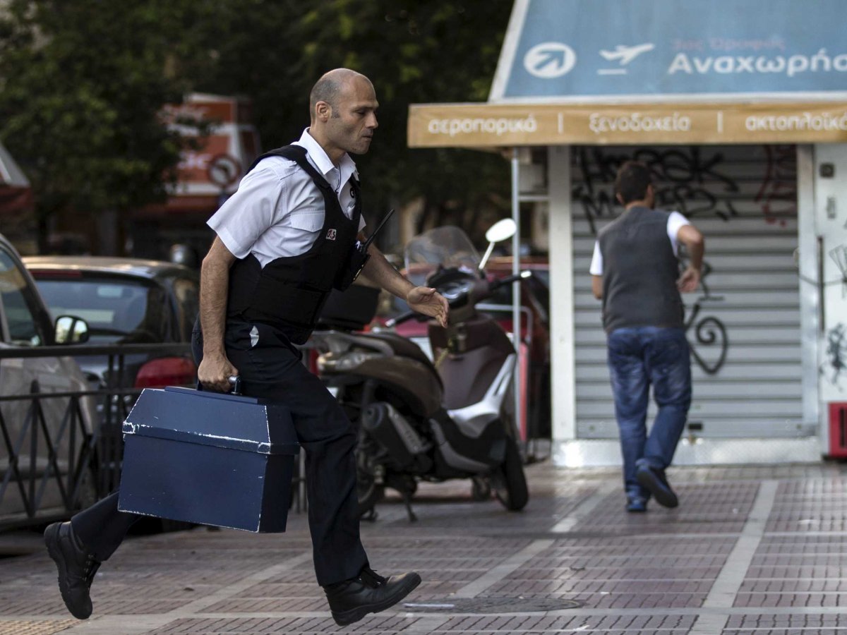 greece-bank-atm-money-cash-1